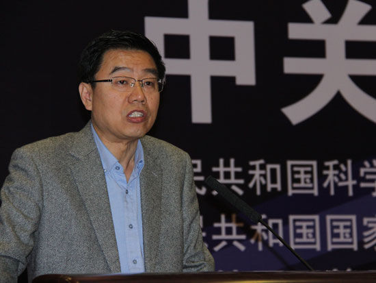 “中关村创新创业论坛”作为科博会的重要活动于5月14日在北京召开。上图为凤凰卫视高级策划兼主持人王鲁湘。(图片来源：新浪财经 梁斌 摄)