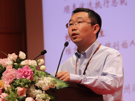 “2015第四届中国国际农商高峰论坛”于5月17日在北京举行。上图为中粮我买网创始人、首席执行官赵平原。(图片来源：新浪财经 梁斌 摄)