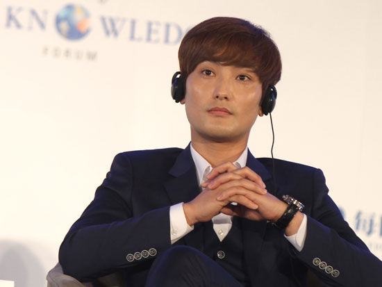 “2015世界知识论坛·中韩影视文化产业论坛”于5月20日在成都举行。韩国SM娱乐集团董事安七炫出席并演讲。