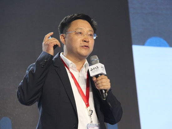 “2015正和岛岛邻大会”于6月12日-13日在北京举办。上图为科大讯飞董事长兼总裁刘庆峰。(图片来源：新浪财经 梁斌 摄)