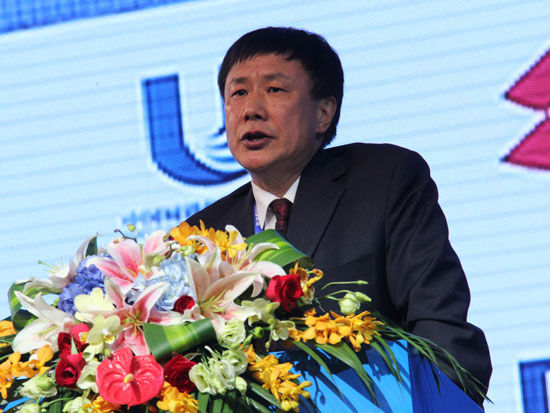 “2015青岛·中国财富论坛”于6月19日-20日在青岛召开。上图为国家发展和改革委员会学术委员会秘书长张燕生。(图片来源：新浪财经 梁斌 摄)