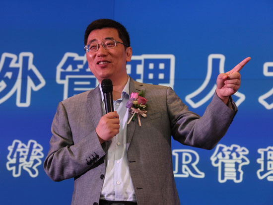 “第9届中外管理人力资本发展论坛”于2015年6月27日-28日在南京举行。上图为苏宁云商CHO孟祥胜。(图片来源：新浪财经)