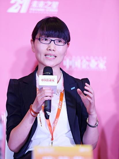 上图为苏宁众筹总经理陈慧芳