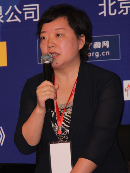 “2015中国智慧城市国际博览会高峰论坛”于7月10日在北京举行。上图为义乌副市长王小颖。(图片来源：新浪财经)