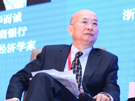 “第十二届中国国际金融论坛”于2015年10月22日-23日在上海召开。上图为包商银行首席经济学家华而诚。(图片来源：新浪财经)