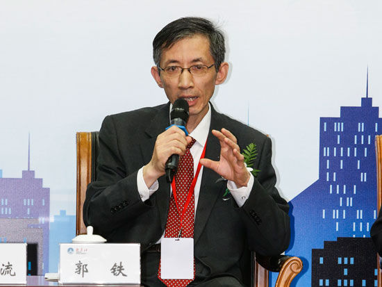 “2015年(第四届)中国城市发展市长论坛”于10月16日在北京举办。上图为新奥能源研究院副院长、新奥光伏能源有限公司总经理郭铁。(图片来源：新浪财经)