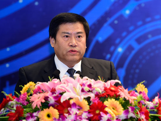 “首届中国制造2025高峰论坛暨中国制造十佳品质评选颁奖盛典”于2015年11月4日在北京举行。上图为五粮液股份有限公司董事长刘中国。(图片来源：新浪财经)