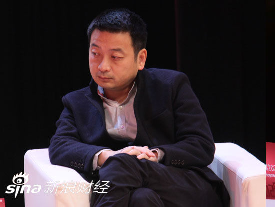 “第十七届北大光华新年论坛”于2015年12月19日在北京举行。上图为携程旅行网董事会主席兼首席执行官、北京大学光华管理学院研究教授梁建章。(图片来源：新浪财经)