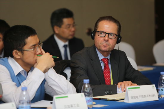 “首届中欧企业投资合作峰会”于2016年1月20-21号在广州开发区召开。上图为德国电子商务平台EBC总裁 Andreas Schwegler。(图片来源：新浪财经)