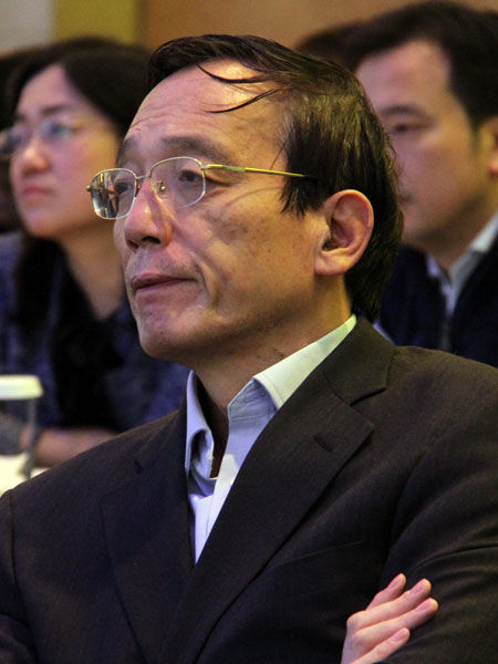 “中国经济50人论坛2016年年会”定于2月19日在北京召开。上图为国研中心原副主任刘世锦。(图片来源：新浪财经)