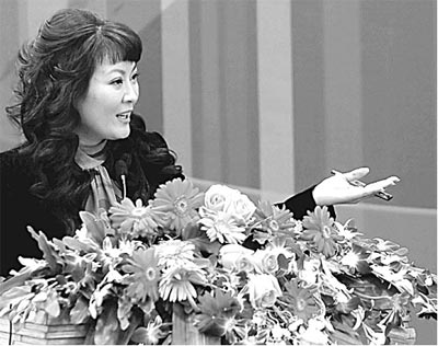 论坛主持人王小骞