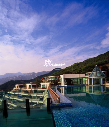 项目海拔高度130米，拥有270度半岛全海景