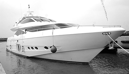 红双喜cortenzo 86英尺豪华游艇将运往欧洲