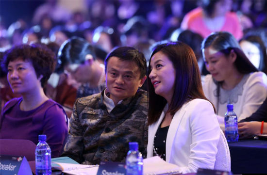 赵薇夫妇傍上马云日赚74.3亿港元。图片来源：第一财经