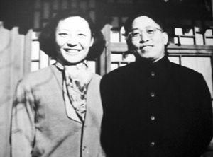 青年时期的丁聪与沈峻