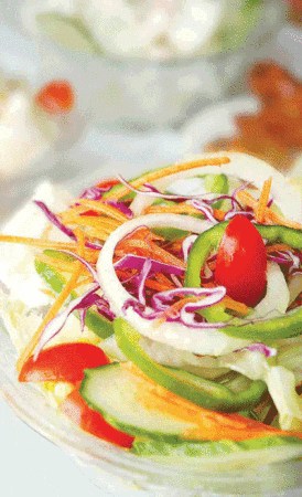 洋快餐族一定要选择蔬菜沙拉（资料图片）