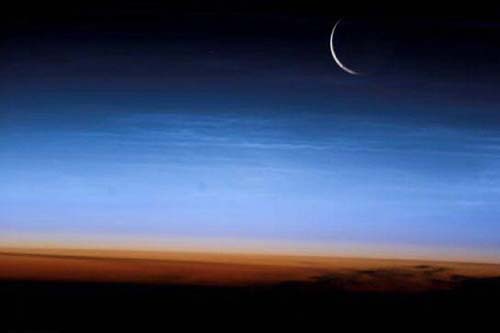 地表边缘部分转入橙色对流层的镜头