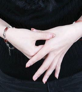 按摩合谷穴可以缓解牙痛（资料图片）