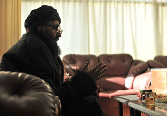 　　塔利班驻喀布尔谈判代表用他锋利的目光与平和的话语迎接了来自中国的两位记者。晨报记者 陈征 摄影