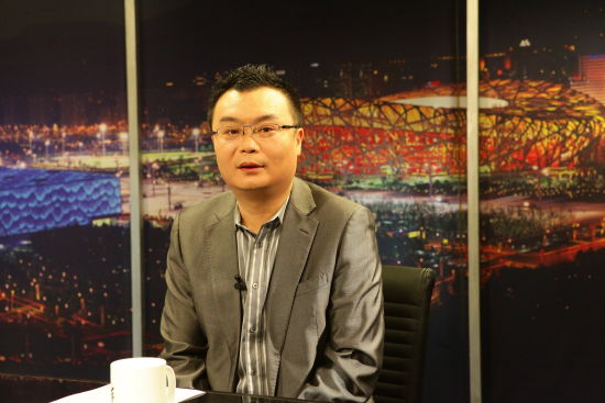 大陆嘉宾：著名评论员  石述思