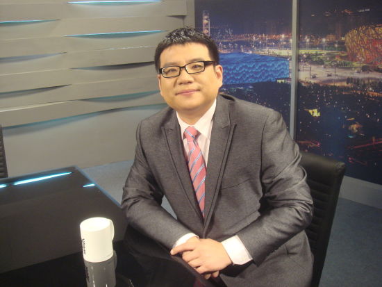 大陆嘉宾：中央人民广播电台著名评论员 张彬