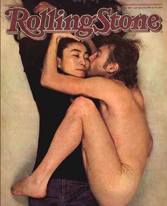 《滚石》杂志：争议并不陌生，约翰列侬全裸拥抱妻子小野洋子的经典照片。