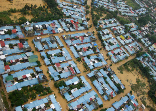 航拍遭洪水袭击的马尼拉北部。