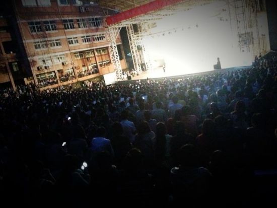 武汉高校现场反响热烈