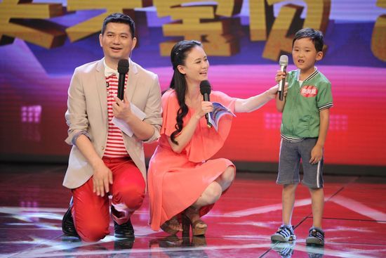 主持人与小选手互动