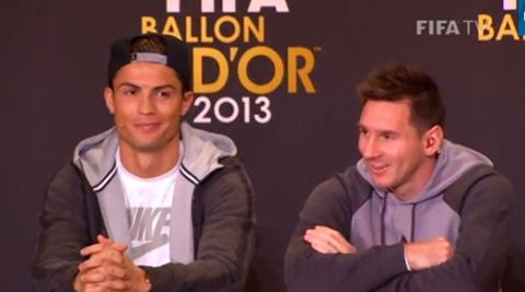 最有趣一幕！梅西终于从了C罗，两天王相视一笑，这是变好基友的节奏吗？