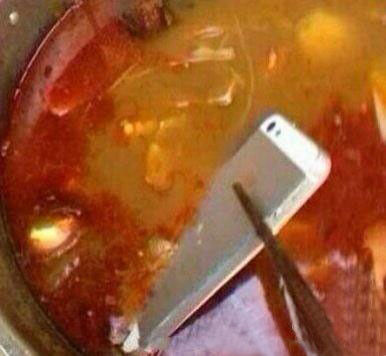 叫你吃饭前要拍照，叫你吃饭前要拍照，叫你吃饭前要拍照。(via不好我得赶紧跑了)