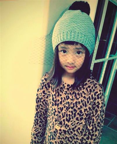 小名：多多 父亲：演员黄磊 年龄：8岁 特点：懂事、清新