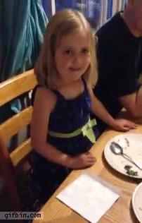 这萝莉有灵活的双手