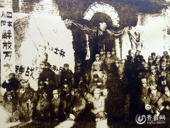 　　2014年9月18日是九一八事变83周年纪念日。九一八事变是由日本蓄意制造并发动的侵华战争，是日本帝国主义侵华的开端。9月16日，全国名博网媒关注山东民营经济采访团在临沂采访期间，发现组珍贵历史照片：抗战期间，曾有一批心怀正义的日本人，组成“在华日人反战同盟”，在临沂地区，就策反了超过两百名日本侵略军。这一发现有力的回击了日本右翼势力美化侵略的丑恶嘴脸。