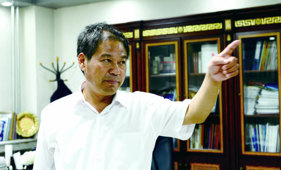 蓝翔校长荣兰祥蓝翔校长荣兰祥