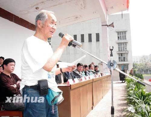 2004年4月2日，日本反战和平人士尾形宪在“声援中国细菌战受害者东京诉讼百万人签名活动”启动仪式上讲话。新华社记者苏晓洲摄