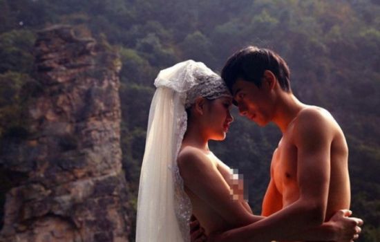 情侣裸体婚纱照