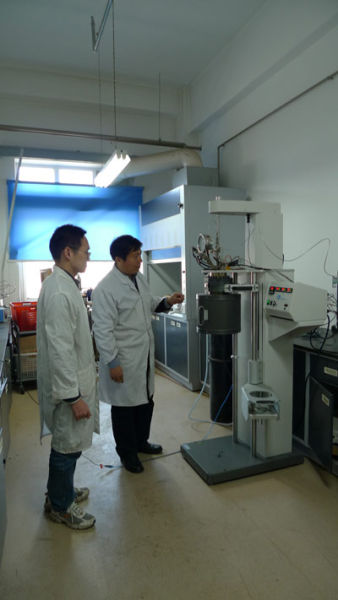 张景来团队在“厕所”实验室。