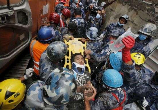 5月1日,尼泊尔地震救援进入第六天,在这六天中,遇难人数不断上升,但
