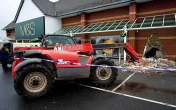 他们从遥远的东方学成归来