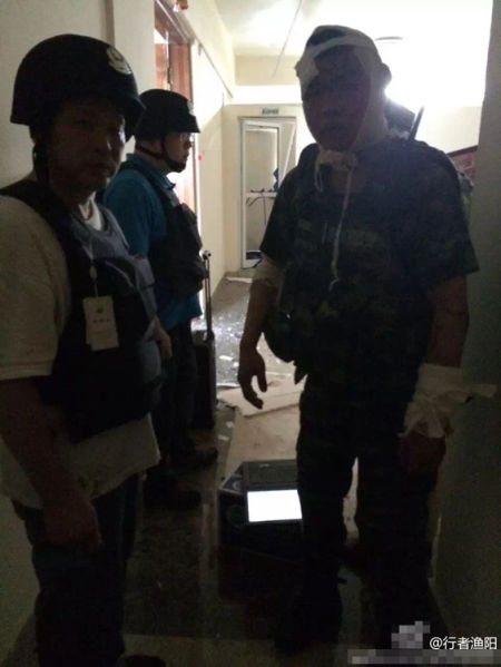 中国驻索马里使馆外交官传回了现场照片