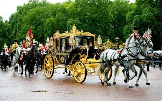 乘坐皇家马车