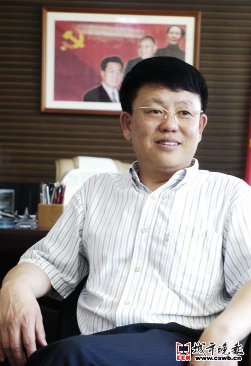 见义勇为的二道区区长杨云超张术/摄见义勇为的区长司机崔永国张术/摄