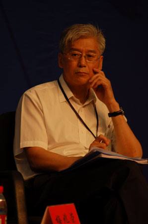 崔立如:和谐世界创造共赢结局(图)