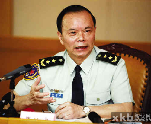 司令员:不辱使命不负重托