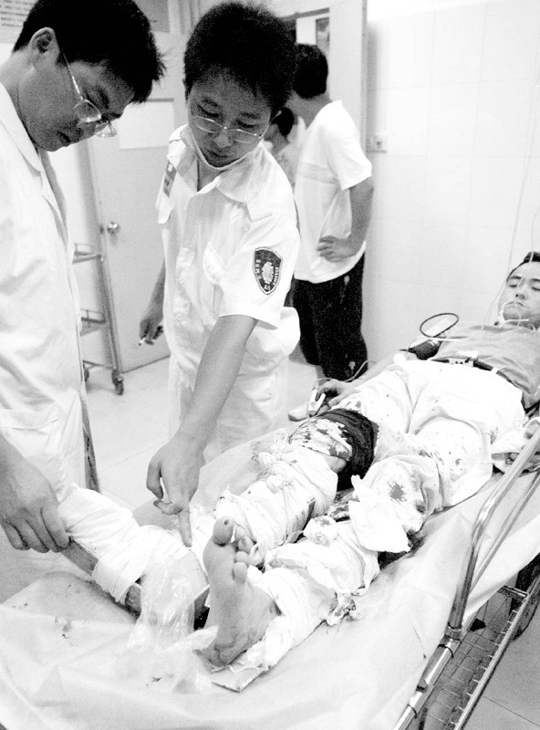 男子回家途中被打断腿