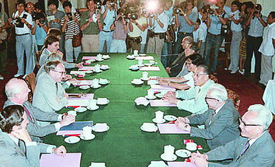 国内新闻 香港回归10周年专题 正文  第7轮会谈之后,柯利达就奉召回国