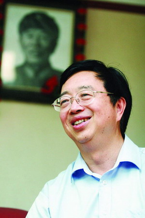 访邓华之子邓穗父亲指挥上甘岭战役图