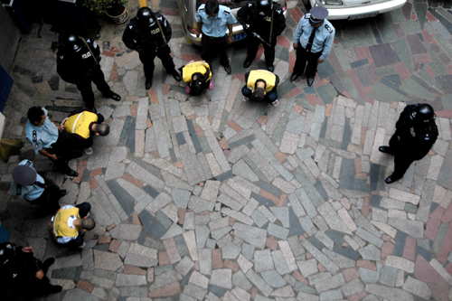 民警抓获4名绑架嫌疑人