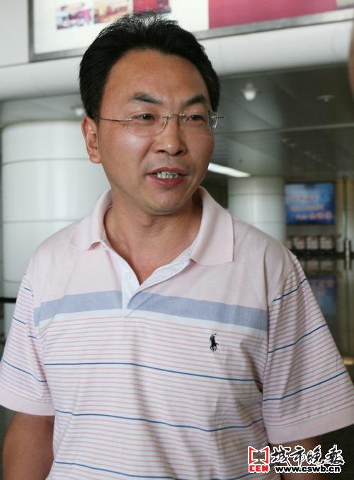 邹中伟 赵禹/摄■记者 骆家烨 李明罡/报道本报讯9月1日9时40分,当来